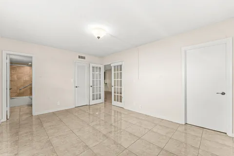 $249,999 | 400 Northeast 20th Street, Unit D101, Boca Raton, FL 33431