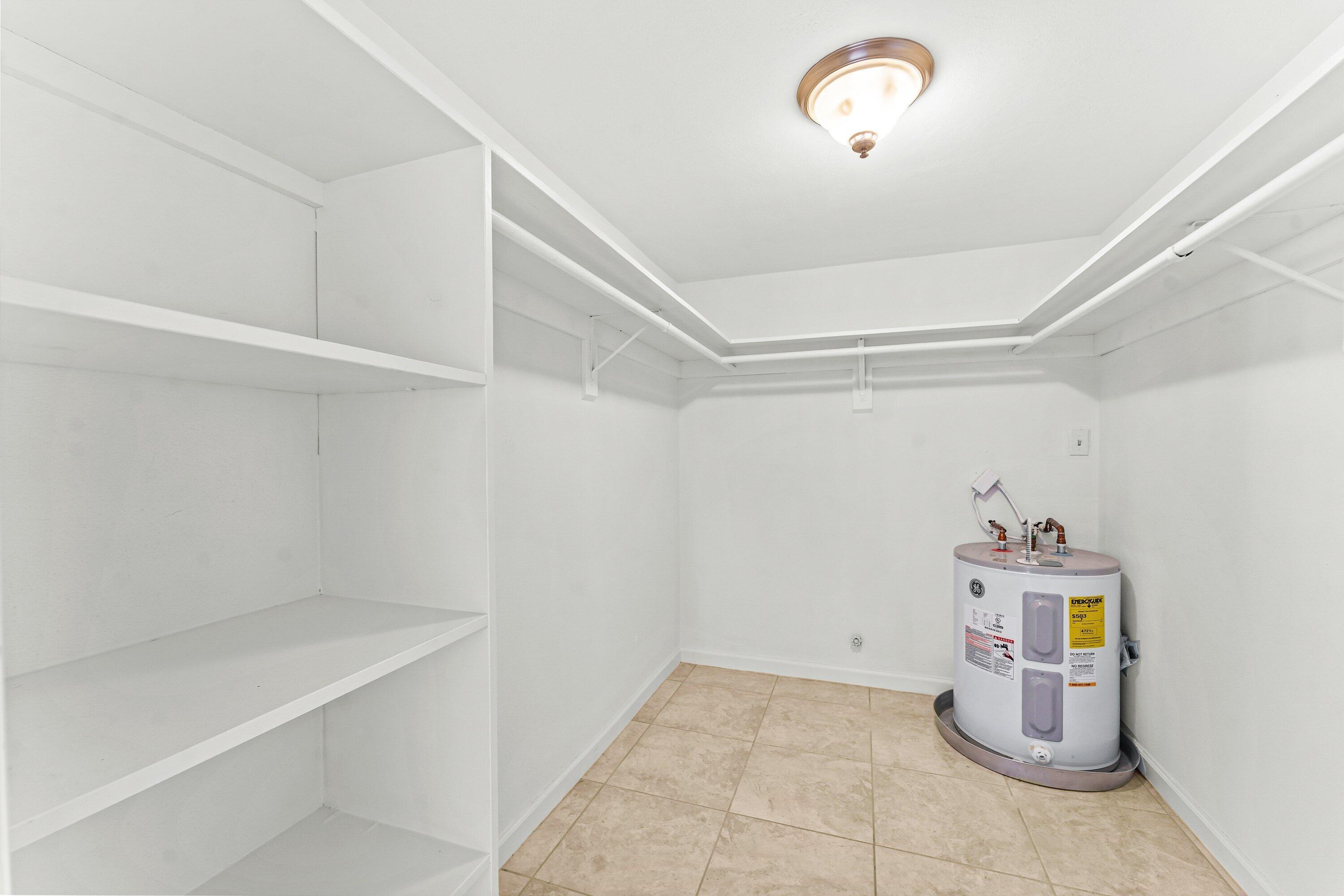 400 Northeast 20th Street, Unit D101 Boca Raton, FL 33431 - Photo 18 of 41 Huge walk in