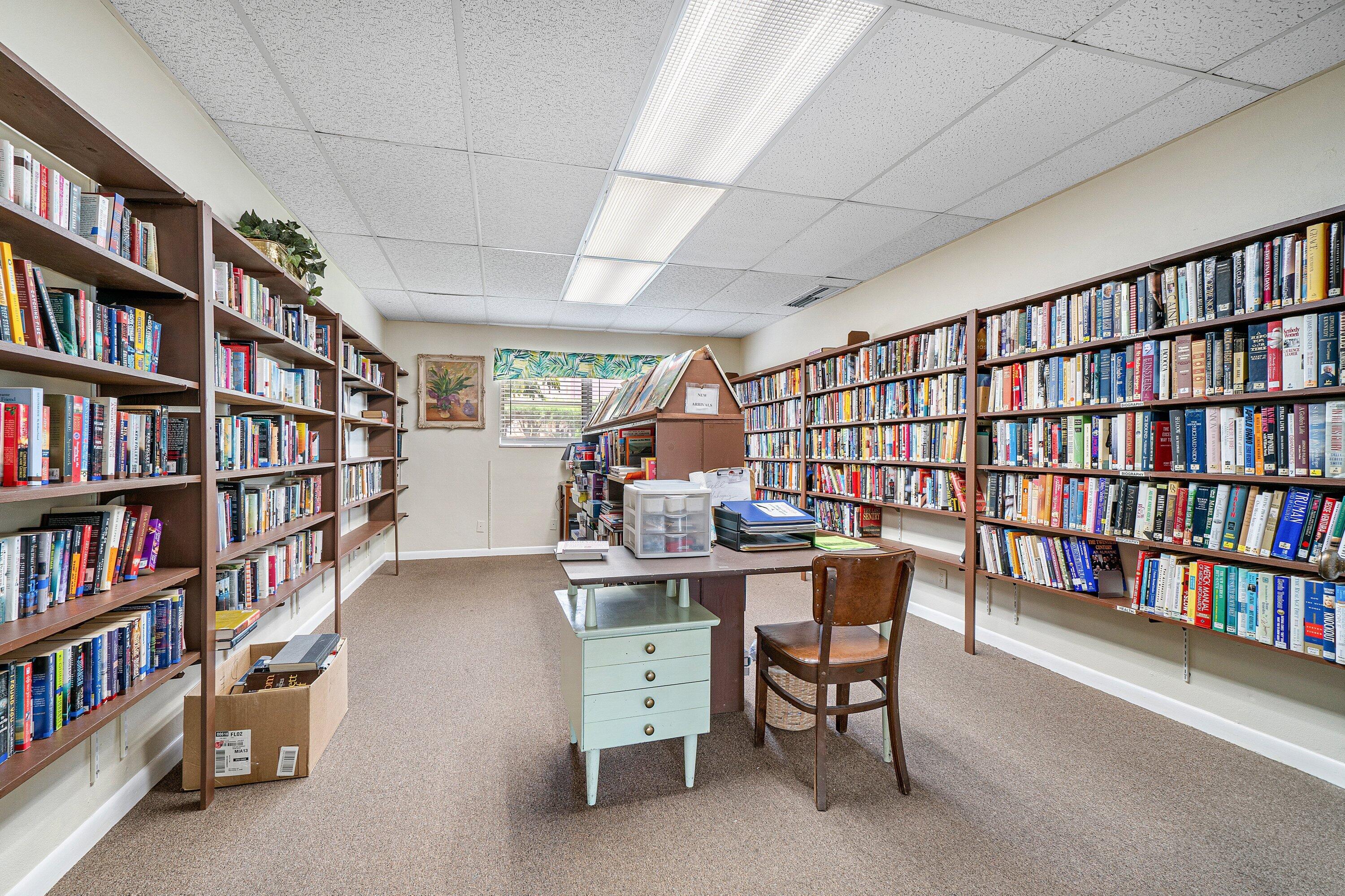 400 Northeast 20th Street, Unit D101 Boca Raton, FL 33431 - Photo 32 of 41 Library