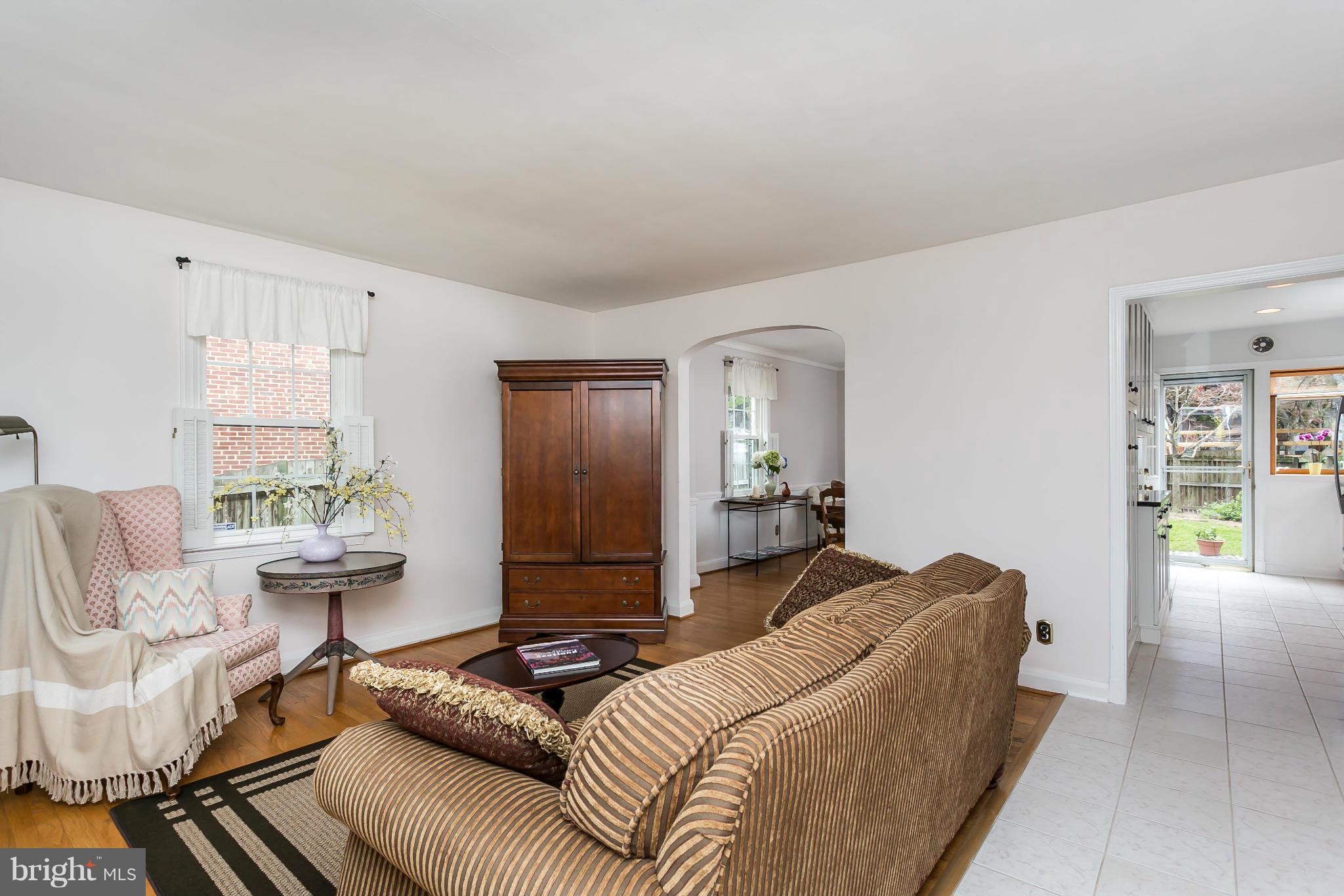 149 Stanmore Road Baltimore, MD 21212 - Photo 5 of 24 Living Room