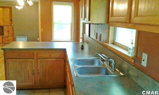 11660 West Bawkey Road Lake, MI 48632 - Photo 4 of 25 1769900-3.JPG