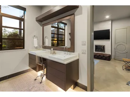 $6,975,000 | 8001 Southeast Evergreen Highway, Vancouver, WA 98664