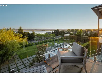 $6,975,000 | 8001 Southeast Evergreen Highway, Vancouver, WA 98664