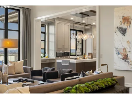 $6,975,000 | 8001 Southeast Evergreen Highway, Vancouver, WA 98664