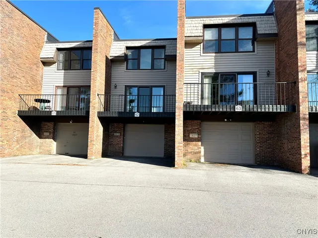 $2,200 | 62 Chestnut Road, New Hartford, NY 13413