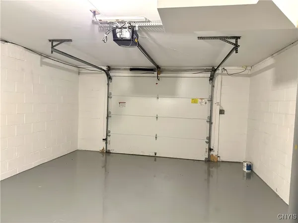 $2,200 | 62 Chestnut Road, New Hartford, NY 13413