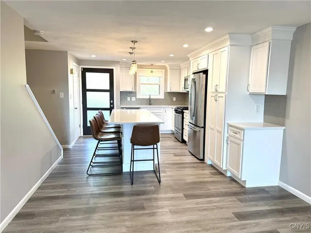 $2,200 | 62 Chestnut Road, New Hartford, NY 13413