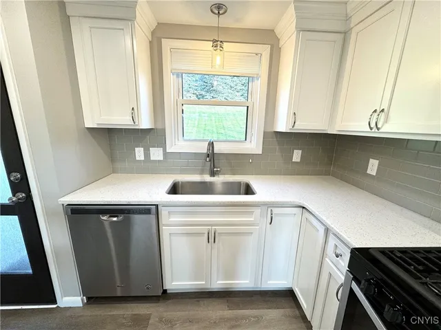 $2,200 | 62 Chestnut Road, New Hartford, NY 13413