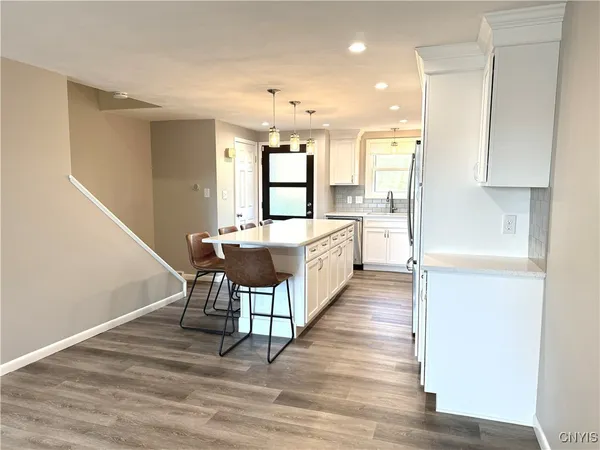 $2,200 | 62 Chestnut Road, New Hartford, NY 13413