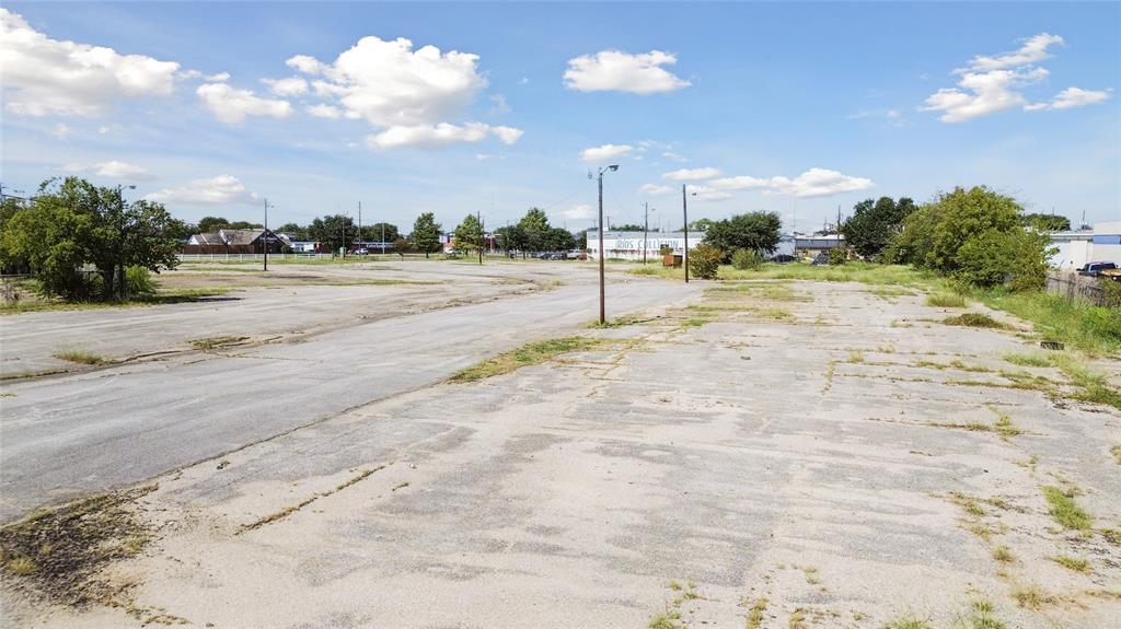 4501 Interstate 30 Mesquite, TX 75150 - Photo 16 of 20 a view of a lake