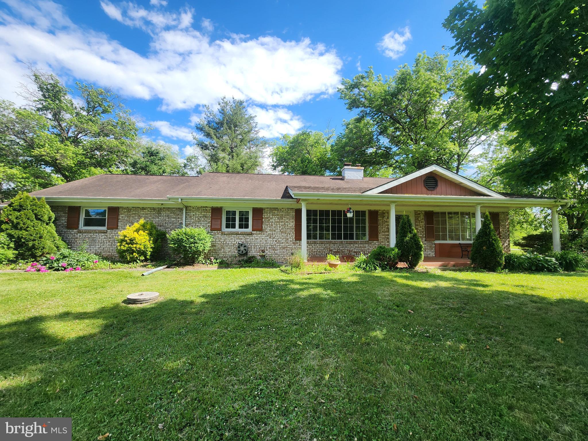 723 West Sunhill Road Manheim, PA 17545 - Photo 1 of 41