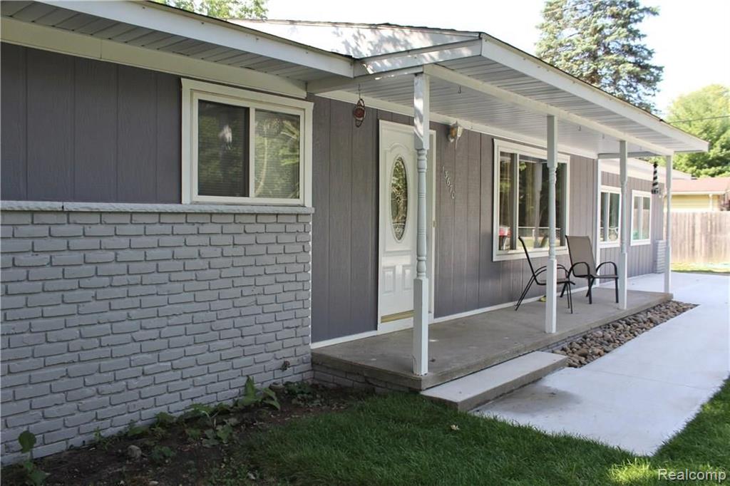 13670 Farm Road Belleville, MI 48111 - Photo 5 of 46 Gallery Image 5