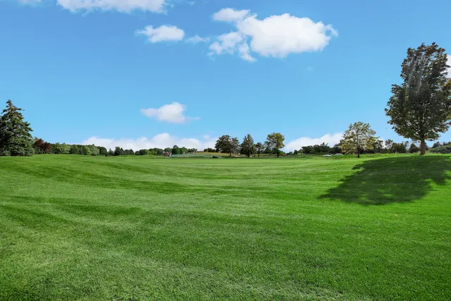 $290,000 | 4 Corinth Court, Tinley Park, IL 60477