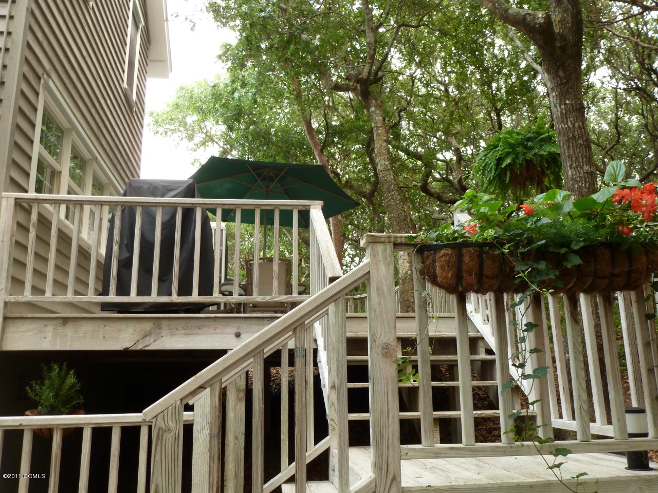 561 Coral Ridge Road Pine Knoll Shores, NC 28512 - Photo 1 of 46 Natural Settings