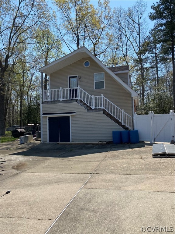 13221 Bailey Bridge Road Midlothian, VA 23112 - Photo 2 of 33 a front view of a house with yard