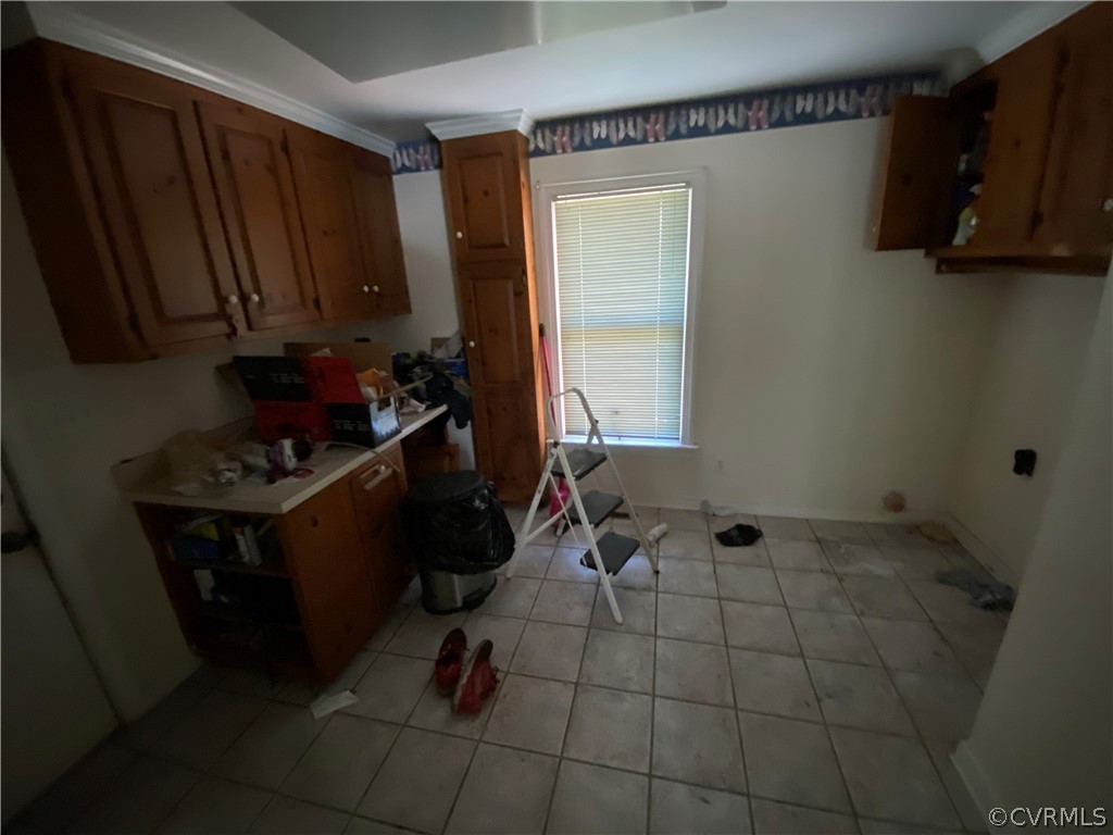 13221 Bailey Bridge Road Midlothian, VA 23112 - Photo 10 of 33 a room with a mirror and a window