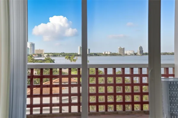 $2,650 | 4015 Bayshore Boulevard, Unit 7C, Tampa, FL 33611