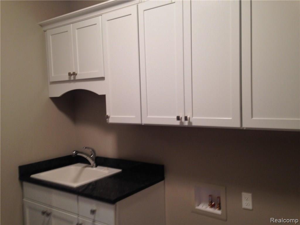5695 Sovereign Drive Rochester, MI 48306 - Photo 20 of 39 IMG_2581.JPG