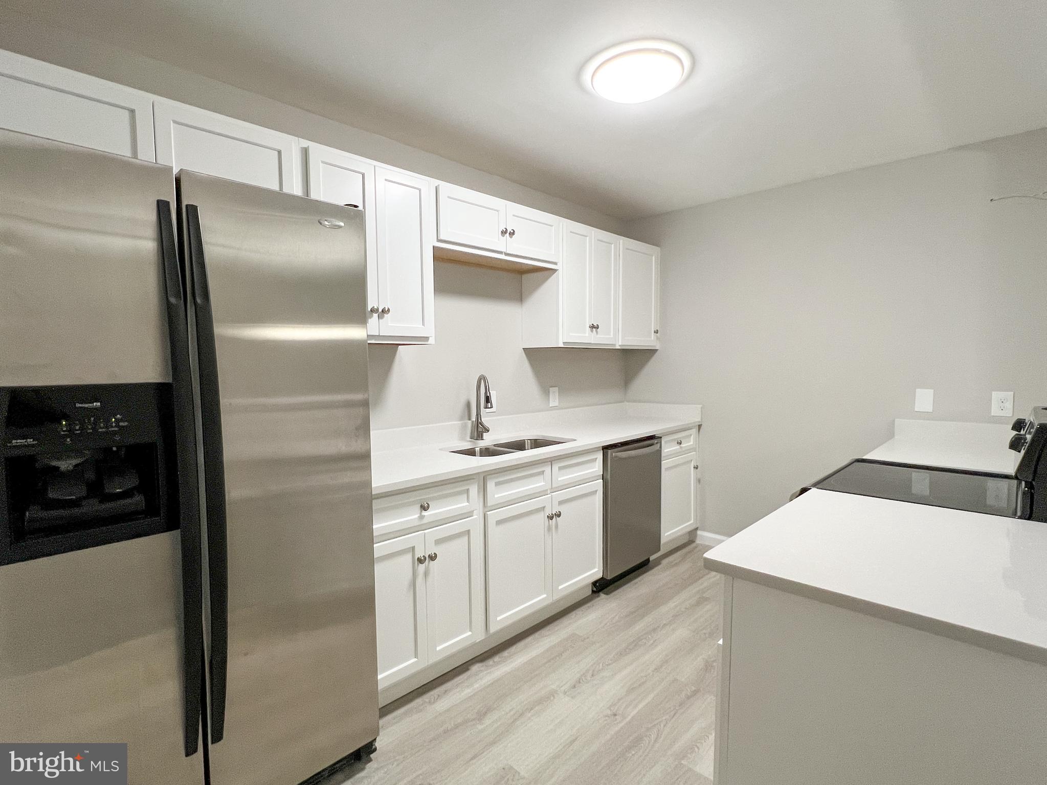 15015 Haslemere Court Silver Spring, MD 20906 - Photo 15 of 60 Kitchen