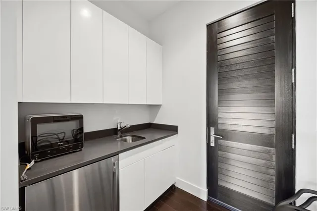 $7,950,000 | 299 Mermaids Bight, Naples, FL 34103