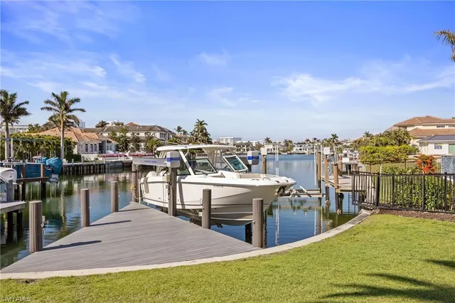 $7,950,000 | 299 Mermaids Bight, Naples, FL 34103