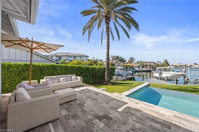 $7,950,000 | 299 Mermaids Bight, Naples, FL 34103