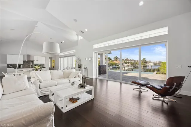 $7,950,000 | 299 Mermaids Bight, Naples, FL 34103