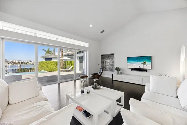 $7,950,000 | 299 Mermaids Bight, Naples, FL 34103