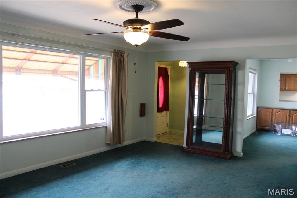 8920 Lackland Road Overland, MO 63114 - Photo 3 of 23