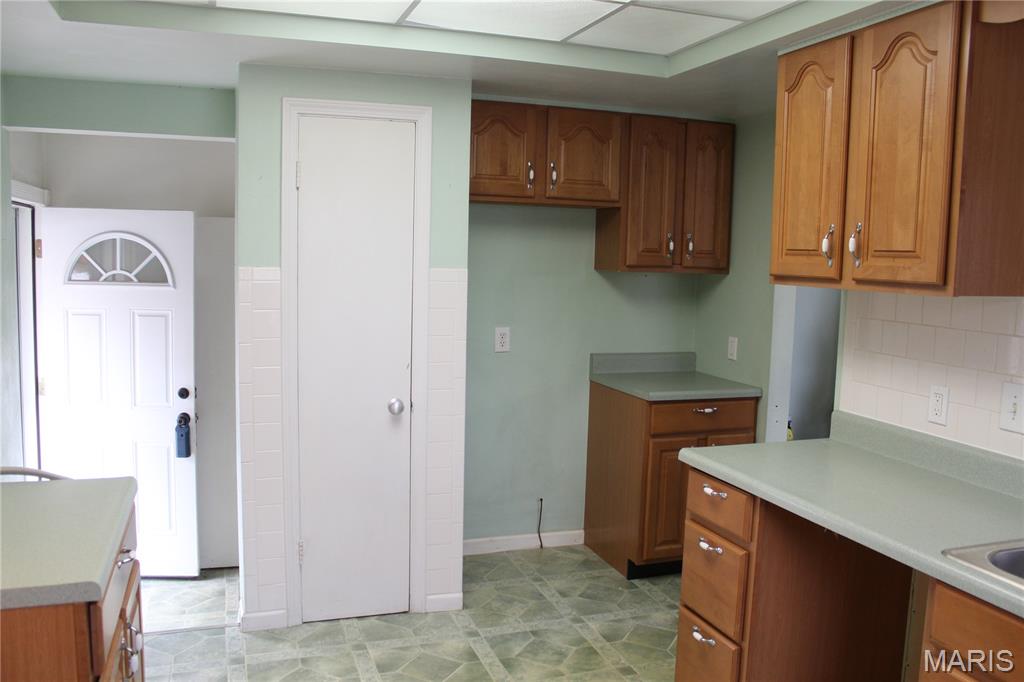 8920 Lackland Road Overland, MO 63114 - Photo 5 of 23