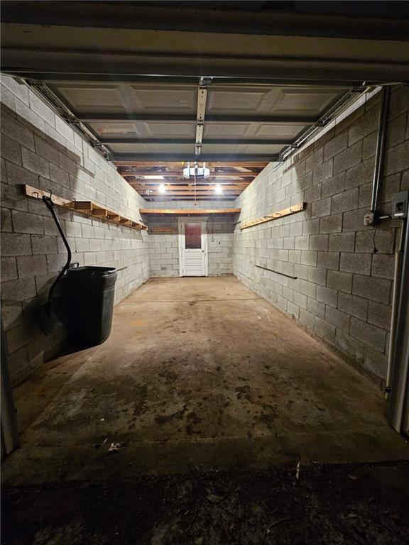 539 Walnut Street Vandergrift, PA 15690 - Photo 23 of 33 a view of a garage