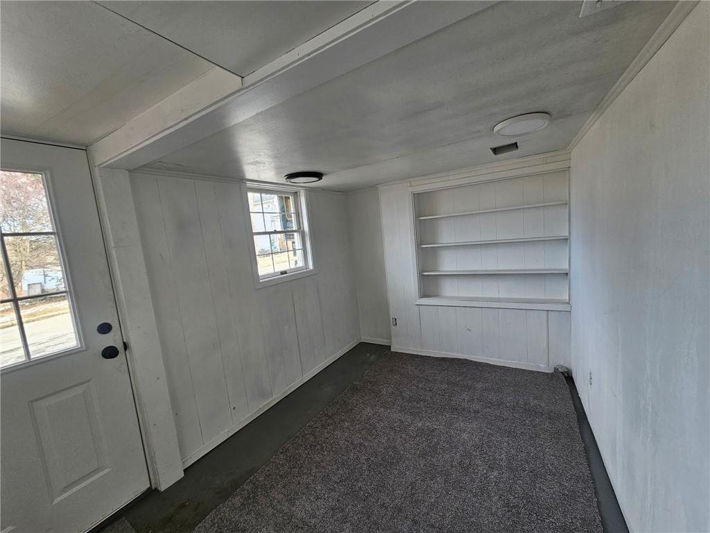 539 Walnut Street Vandergrift, PA 15690 - Photo 28 of 33 a view of room and window