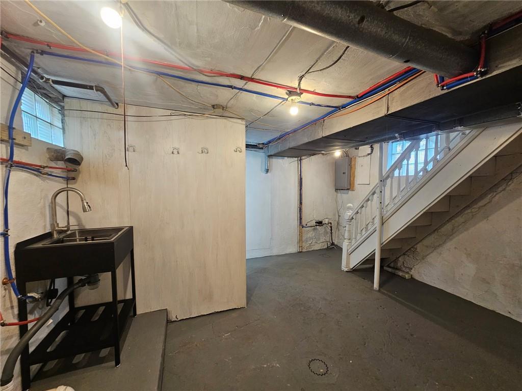 539 Walnut Street Vandergrift, PA 15690 - Photo 30 of 33 a view of an empty room