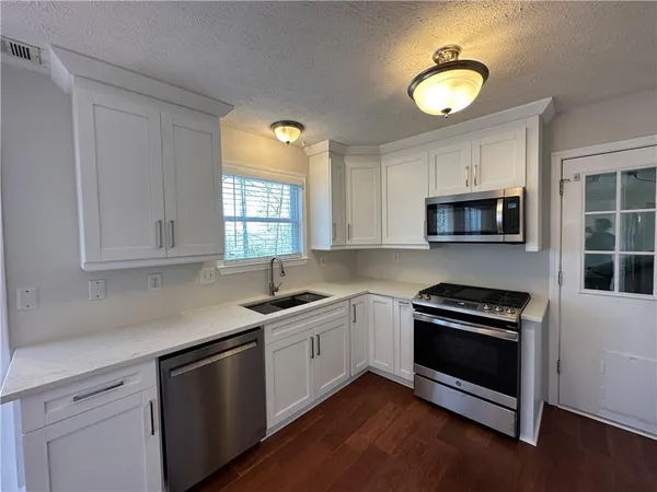 $2,500 | 3263 Long Indian Creek Court, Alpharetta, GA 30022