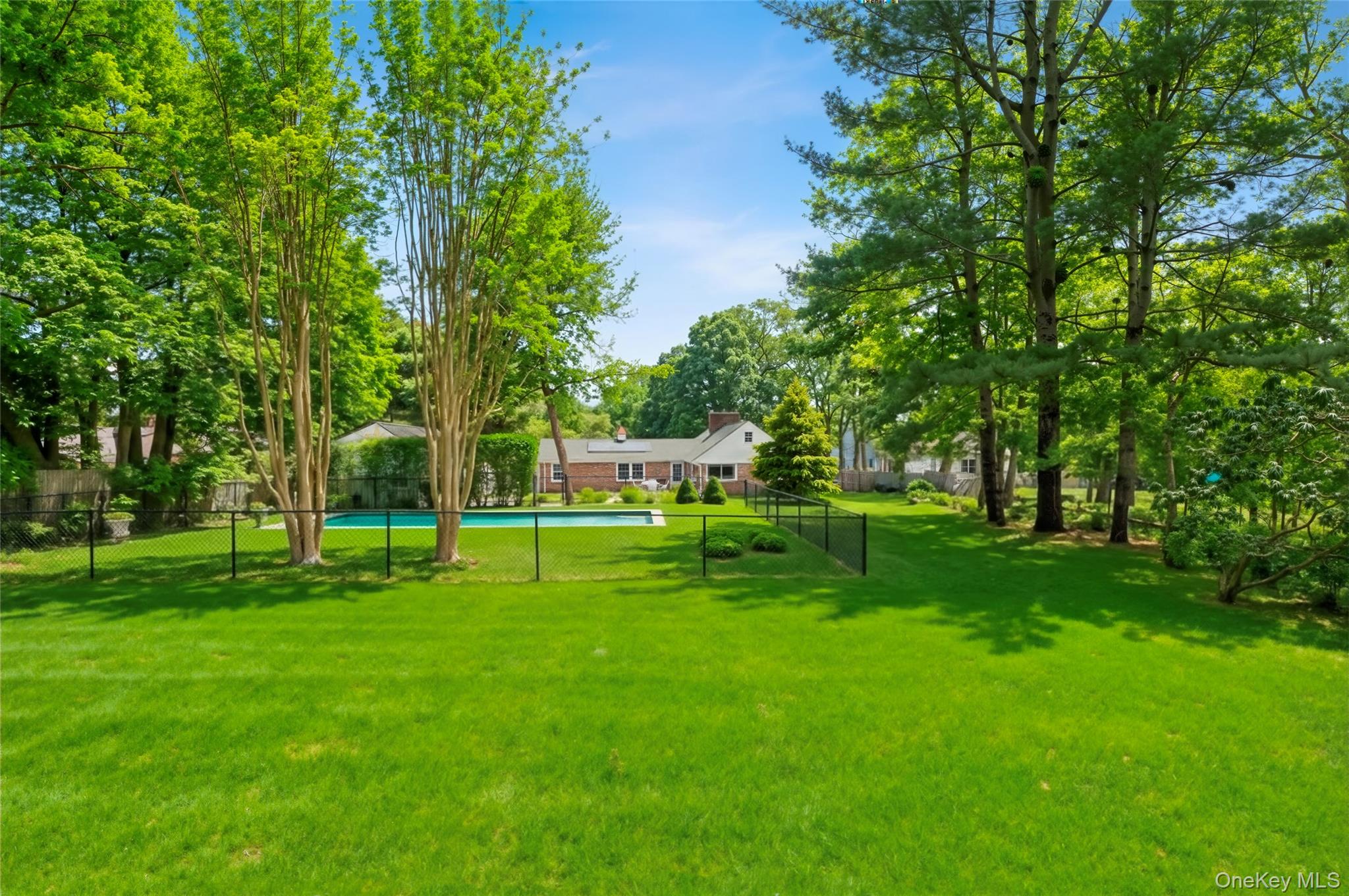 29 Squiretown Road, Unit D Hampton Bays, NY 11946 - Photo 24 of 26 Virtual Season Change