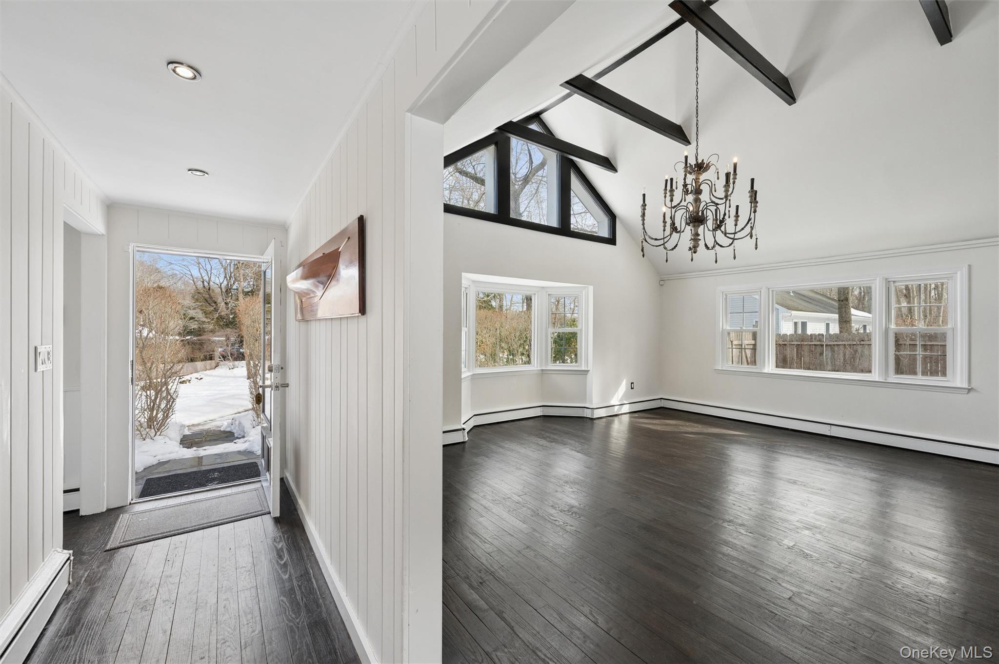 29 Squiretown Road, Unit D Hampton Bays, NY 11946 - Photo 5 of 26 Living Room