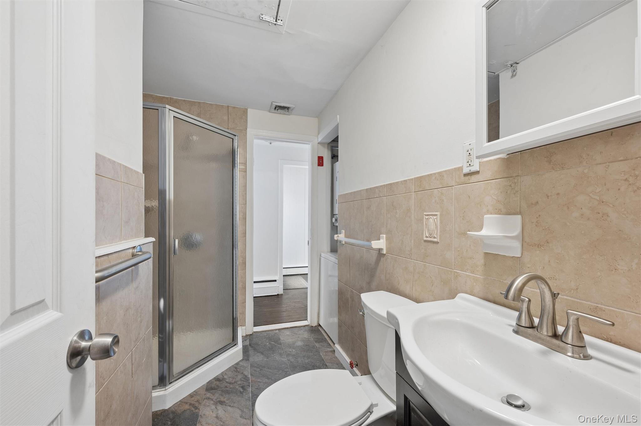 29 Squiretown Road, Unit D Hampton Bays, NY 11946 - Photo 9 of 20 Bathroom