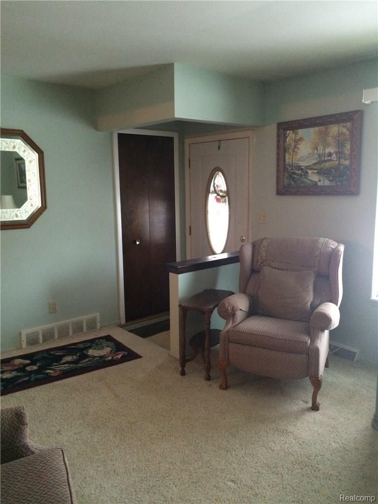 684 East Davis Road Howell, MI 48843 - Photo 6 of 11 141.JPG