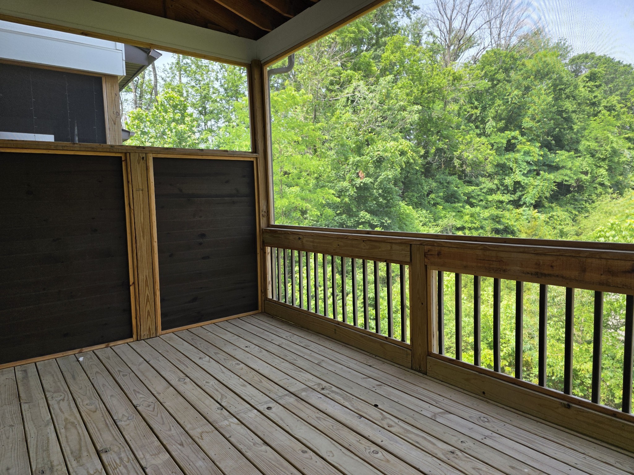 253 Stonecrest Drive Nashville, TN 37209 - Photo 16 of 36 a view of a wooden balcony