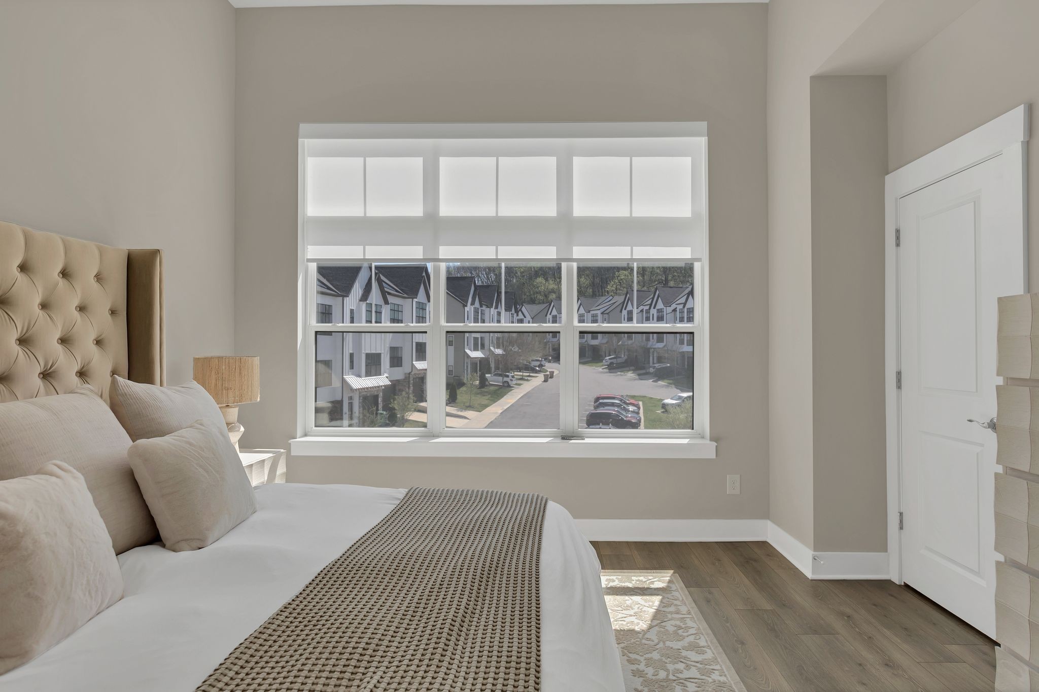 253 Stonecrest Drive Nashville, TN 37209 - Photo 22 of 36 a living room with furniture and a window