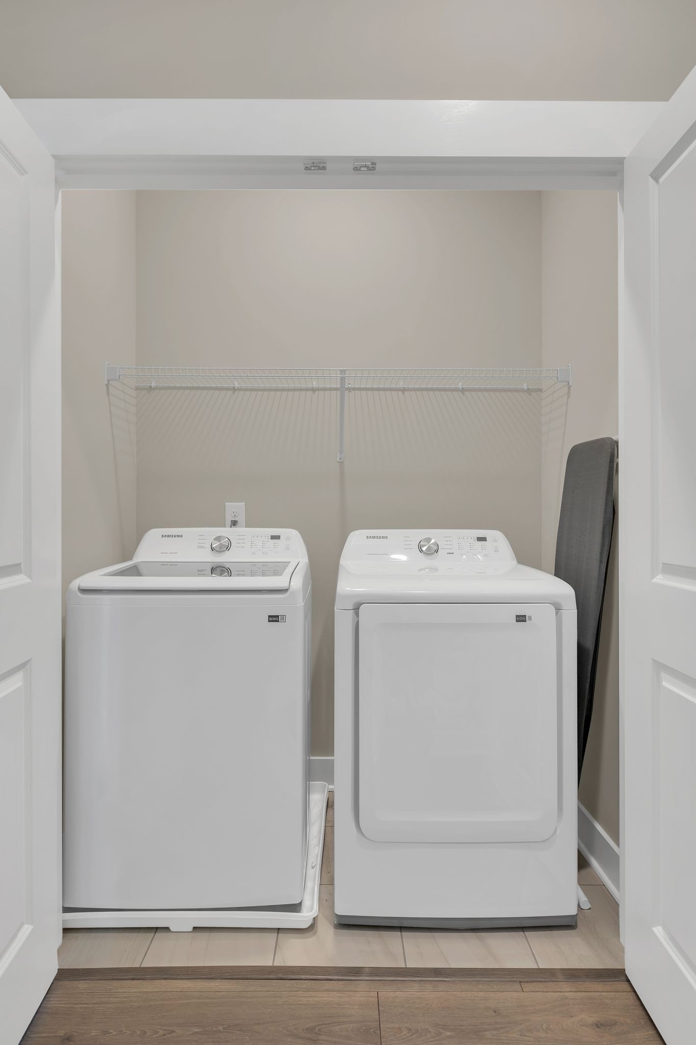 253 Stonecrest Drive Nashville, TN 37209 - Photo 30 of 36 a utility room with dryer and washer