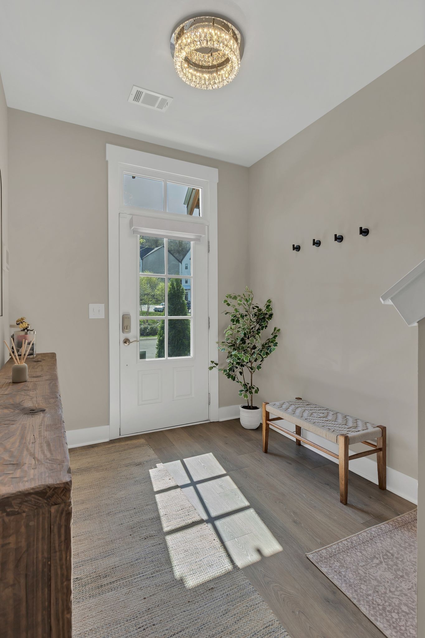 253 Stonecrest Drive Nashville, TN 37209 - Photo 6 of 36 a living room with furniture and a window