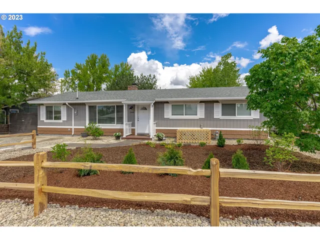 front view of house with a yard