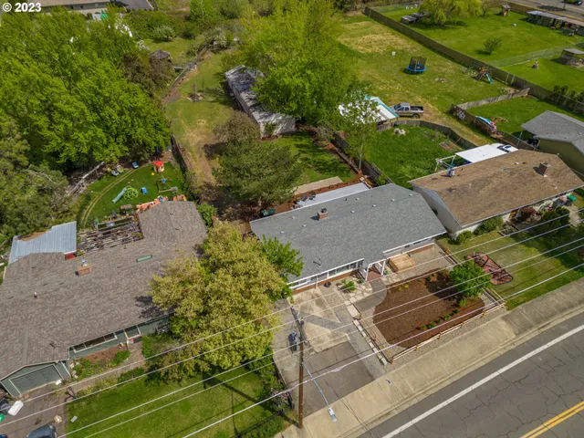 $428,000 | 1460 Brookdale Avenue, Medford, OR 97504