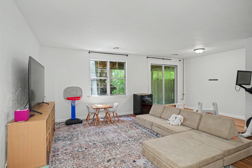113 Ridgefield Circle, Unit C Clinton, MA 01510 - Photo 3 of 30