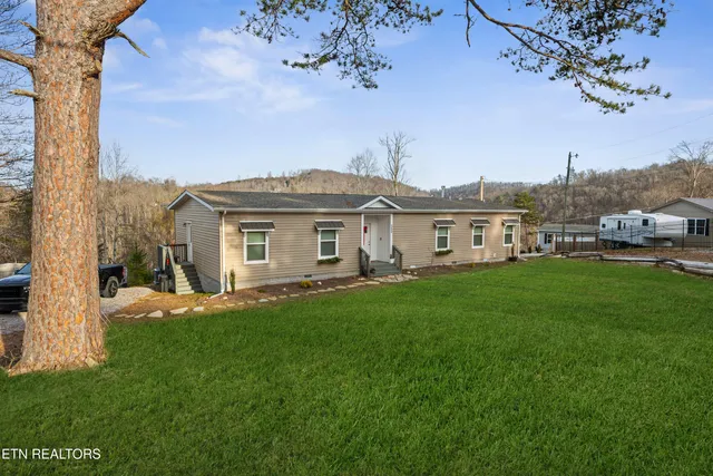 $499,900 | 352 Perry Smith Lane, Caryville, TN 37714