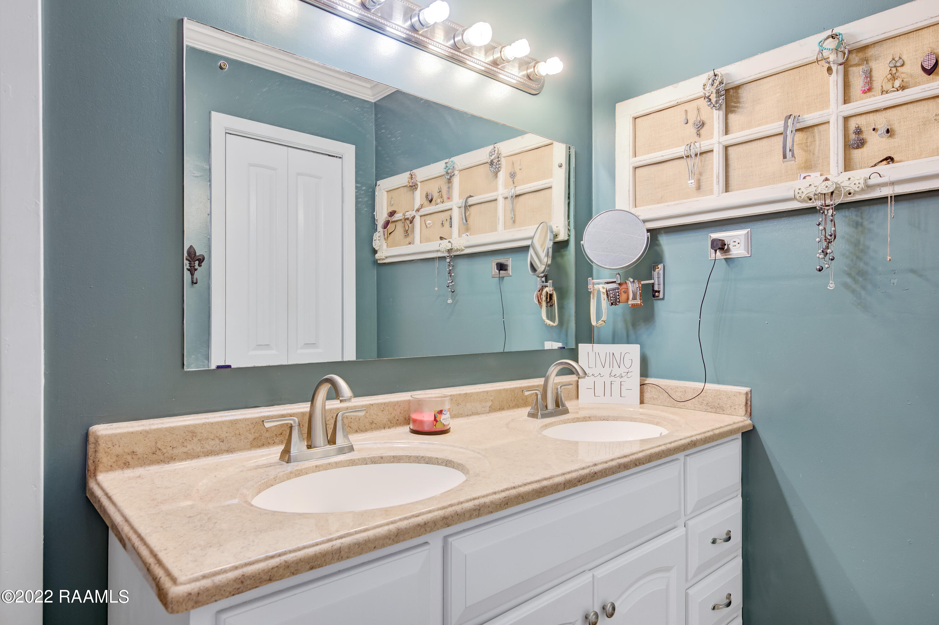 518 Loreauville Road New Iberia, LA 70563 - Photo 17 of 23 518 Loreauville -20