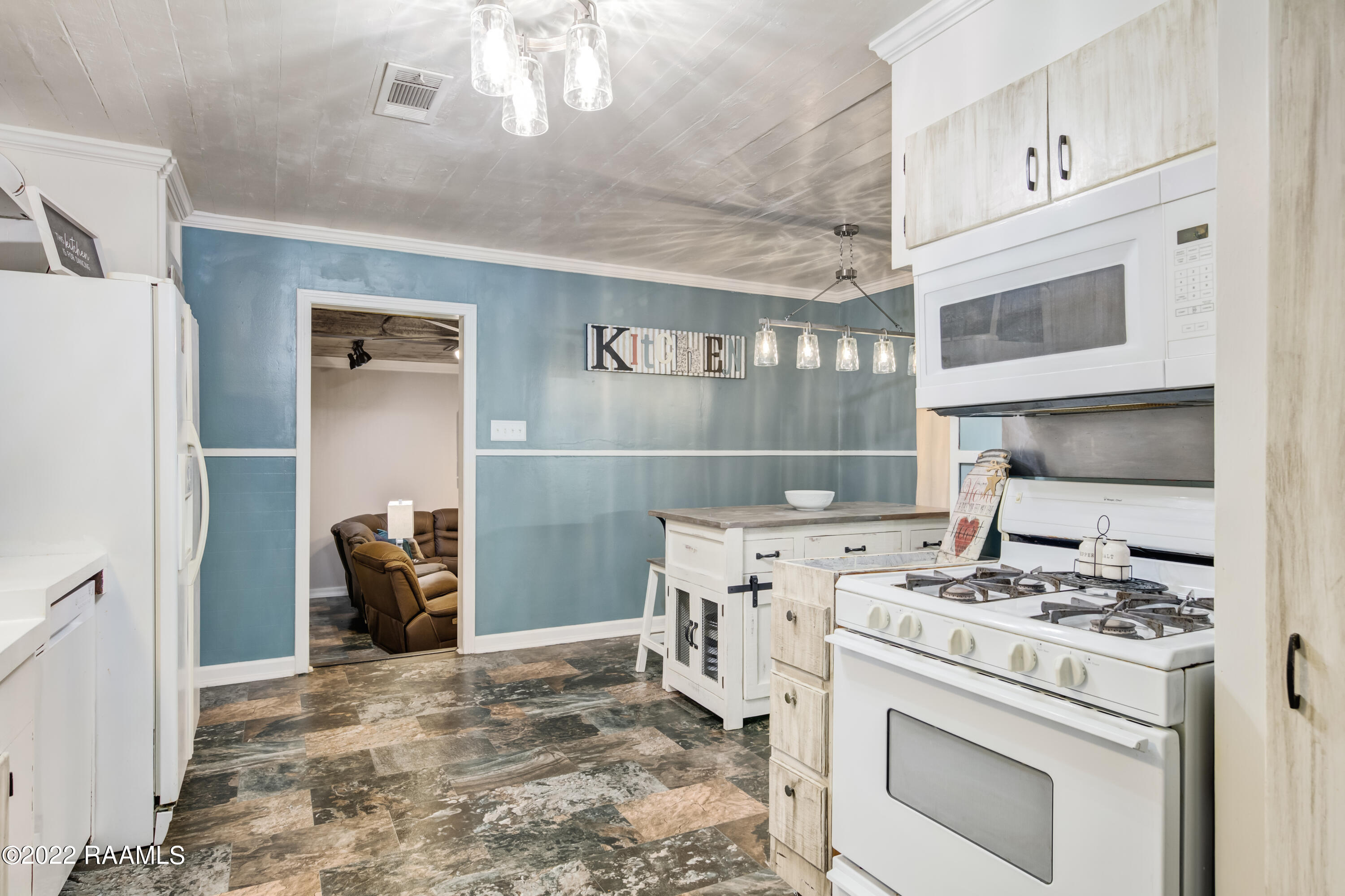 518 Loreauville Road New Iberia, LA 70563 - Photo 9 of 23 518 Loreauville -11