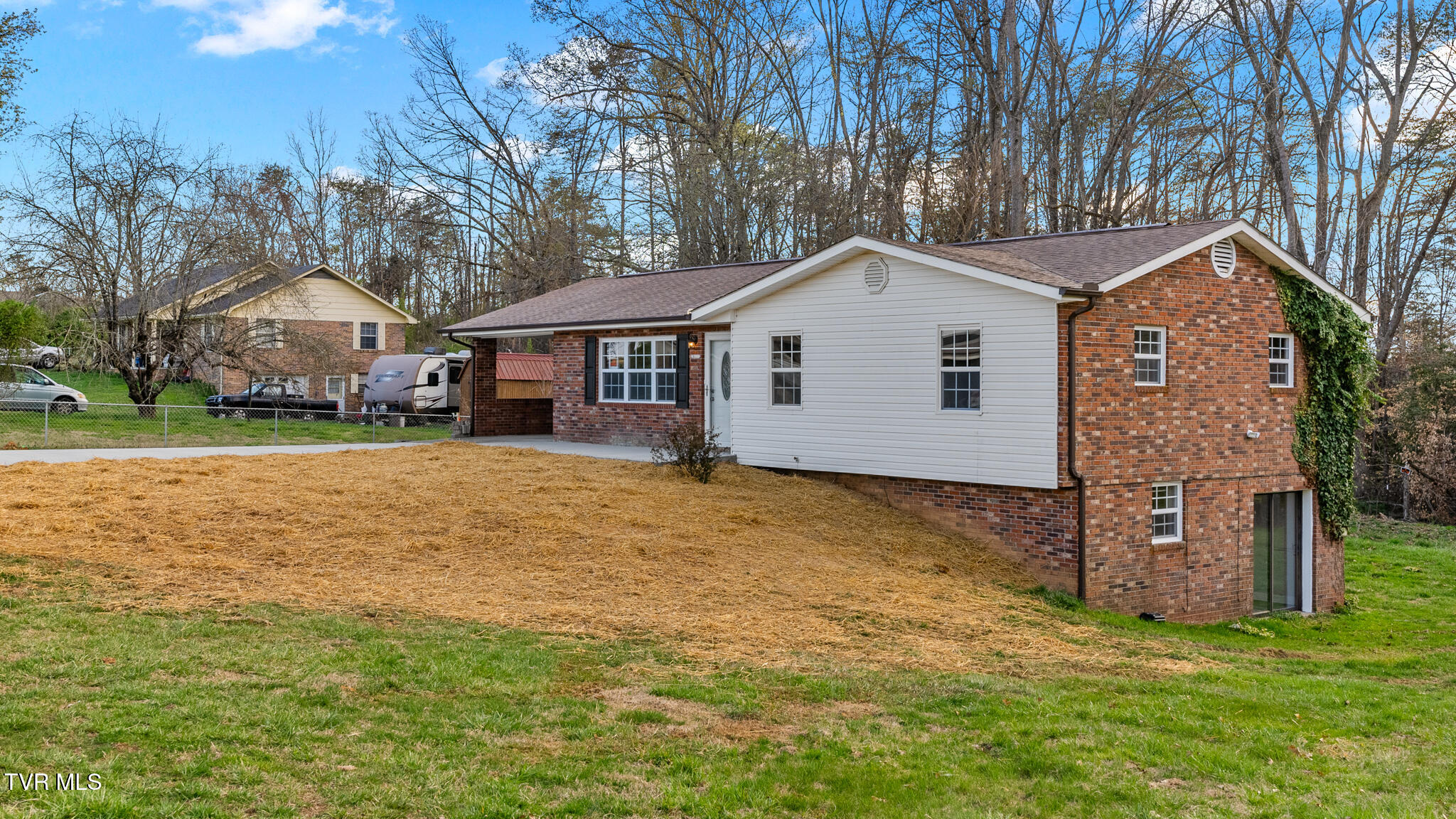 429 Terrace View Drive Bean Station, TN 37708 - Photo 3 of 24 Terrace View-4