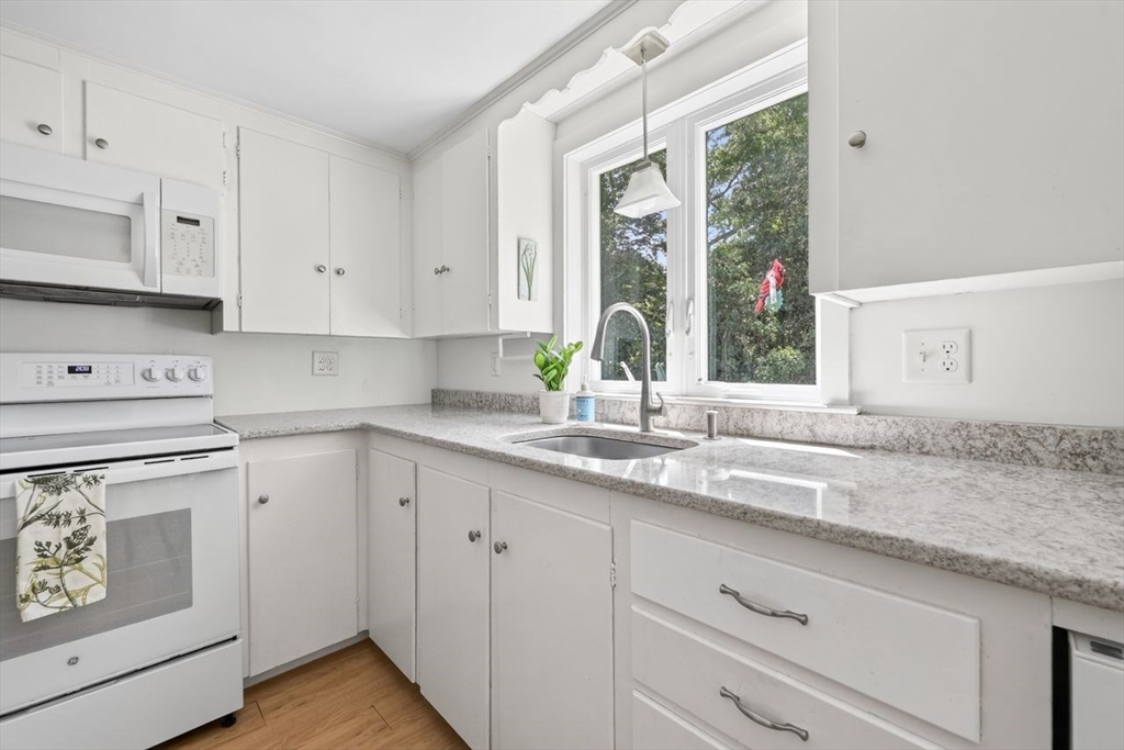 49 James Way Scituate, MA 02066 - Photo 7 of 23